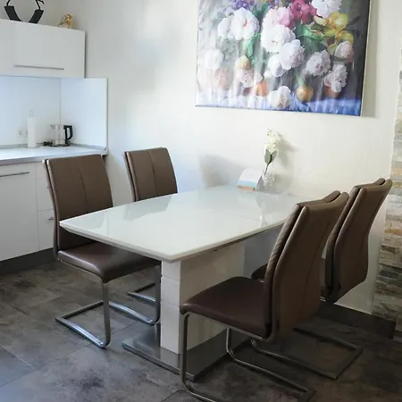 Séjour chez l'habitant Ferienzimmer Ellisee, Kontaktloser Check-in Friedrichshafen