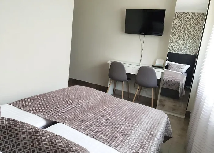 Ferienzimmer Ellisee, Kontaktloser Check-in Δωμάτια σε οικογενειακή κατοικία Φριντρισχάφεν